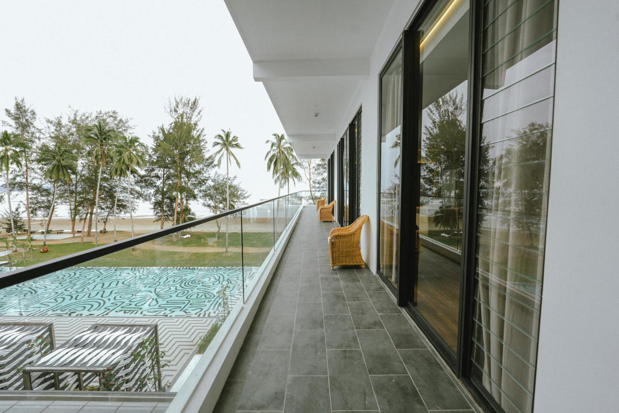 Roxy Beach Resort Sematan المظهر الخارجي الصورة